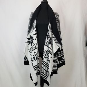 Black and White Winter Theme Coat Wrap